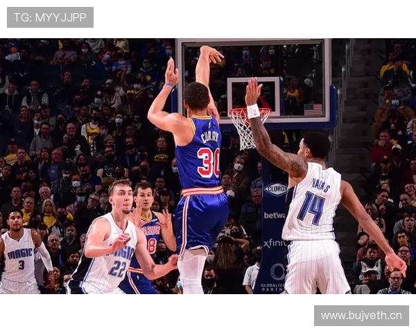 帕利尼亚对阵利物浦高节奏冲击下的拦截表现解析