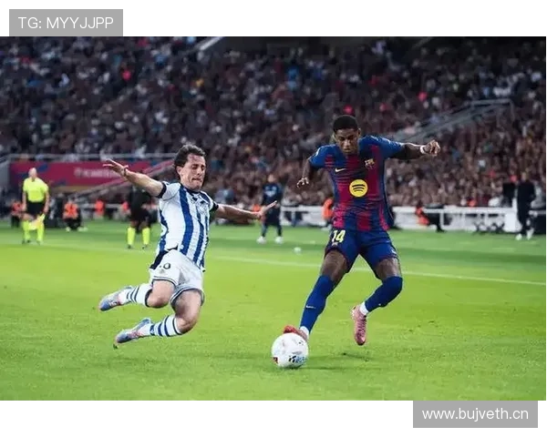 巴萨进攻体系过度依赖边路，对赛季关键战攻坚能力造成影响