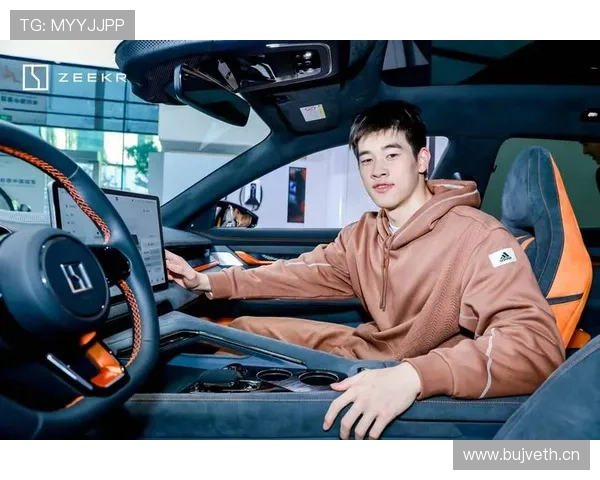 潘展乐家里泳池比我家客厅还大