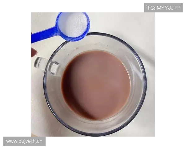 李盈莹家的冰箱里塞满蛋白粉，连饮料都是无糖的