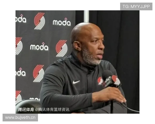 比卢普斯利用无球跑动拉开空间，助力控卫核心组织效率提升